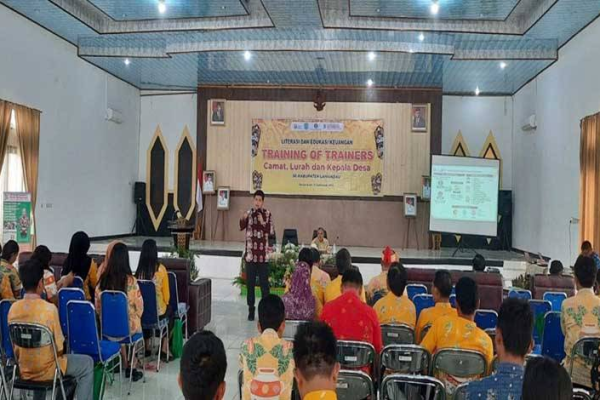 OJK dan BPR Sampuraga Cemerlang Beri Training Camat, Lurah, dan Kepala Desa Seluruh Kabupaten Lamandau